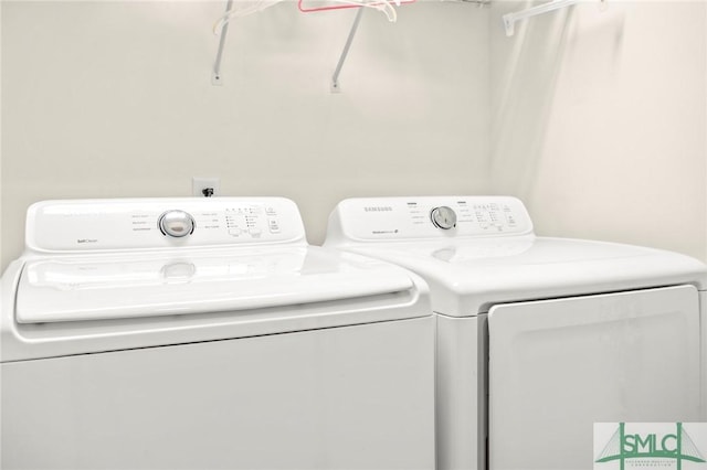 330 Central Ave, Guyton, GA 31312 - laundry room with independent washer and dryer