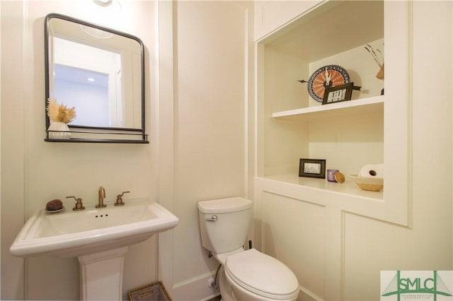 456 Port St, Savannah, GA 31401 - bathroom featuring toilet