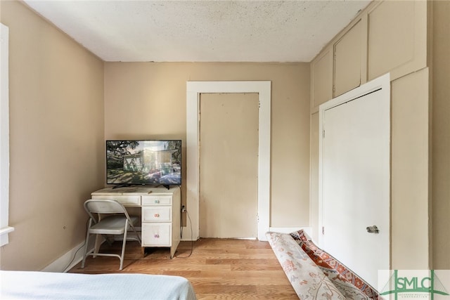 3808 Elmdale Ave, Savannah, GA 31405 - bedroom featuring light wood-style floors