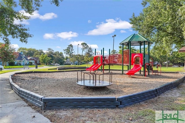 405 E 55th St, Savannah, GA 31405 - view of communal playground
