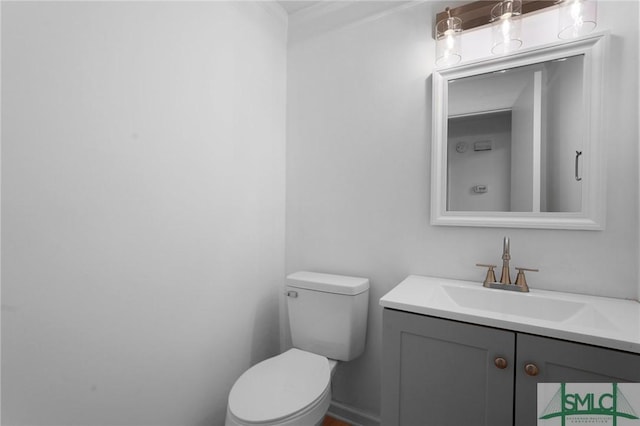 539 Pointe S Dr, Savannah, GA 31410 - bathroom featuring toilet, crown molding, and vanity