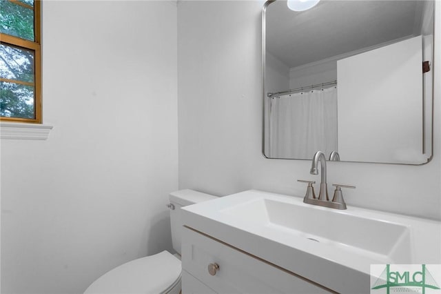 539 Pointe S Dr, Savannah, GA 31410 - full bathroom featuring toilet and vanity