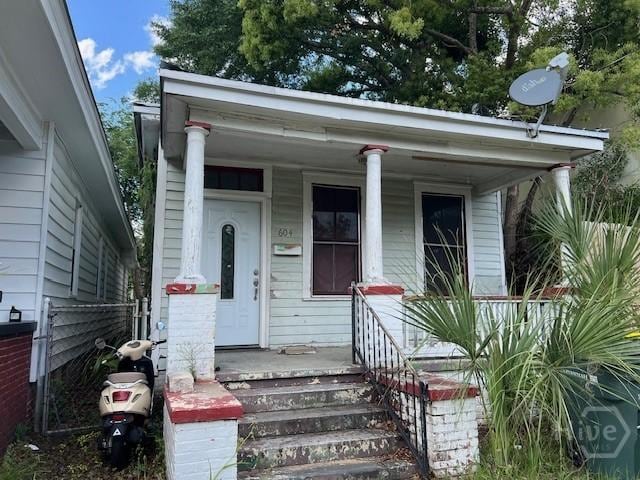 604 W 40th St, Savannah, GA 31415 - photo 1