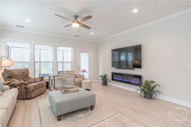 137 Harvest Hl, Pooler, GA 31322 - living room featuring light wood finished floors, baseboards, a ceiling fan, crown molding, and recessed lighting