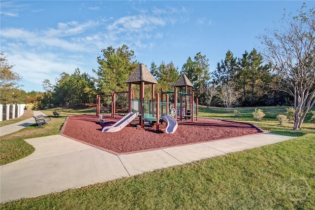 137 Harvest Hl, Pooler, GA 31322 - community playground featuring a yard