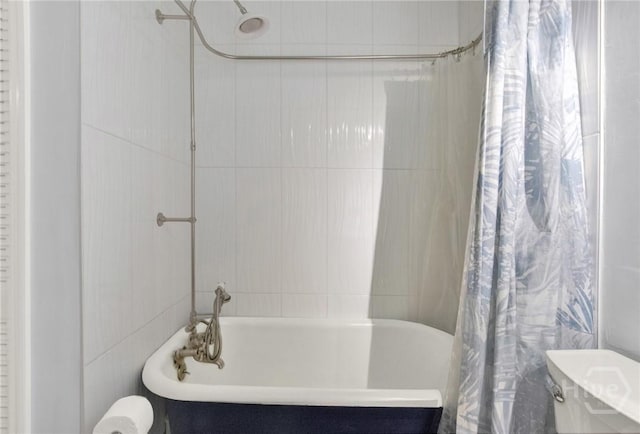 508 Pointe S Dr, Savannah, GA 31410 - full bathroom with toilet and shower / tub combo with curtain