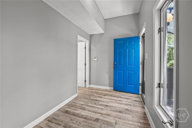 2402 Easy St, Savannah, GA 31406 - foyer featuring wood finished floors and baseboards