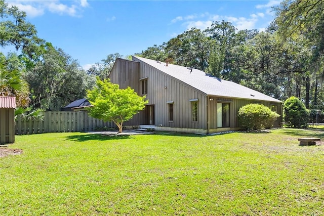 2402 Easy St, Savannah, GA 31406 - back of property with board and batten siding