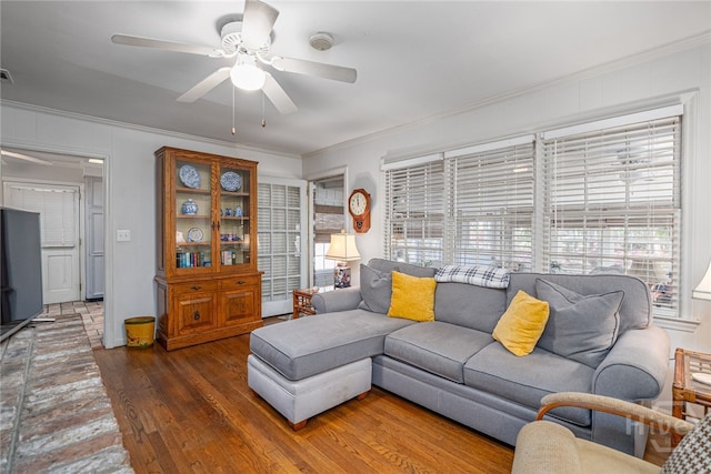 2014 Colonial Dr, Savannah, GA 31406 - living room featuring a ceiling fan, crown molding, and wood finished floors