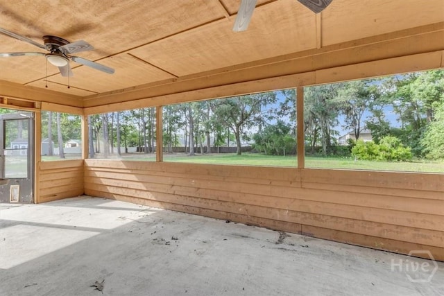 view of patio featuring a ceiling fan