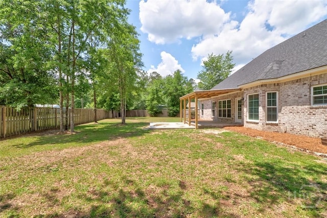 view of yard featuring a patio area
