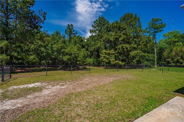110 Pembroke Pl, Pembroke, GA 31321 - view of yard