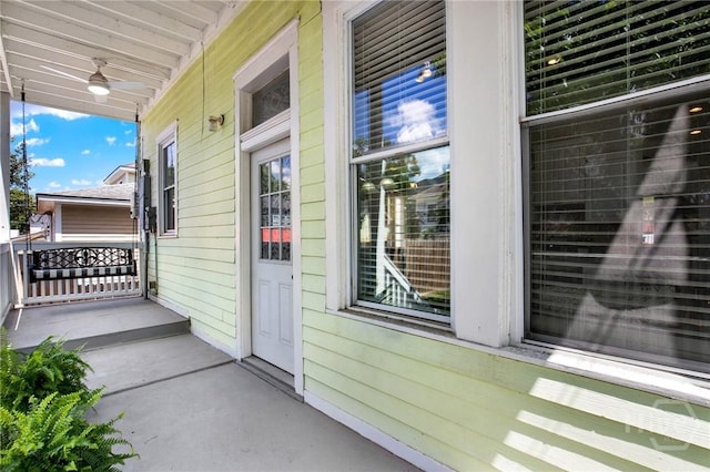 835 E Duffy St, Savannah, GA 31401 - property entrance with covered porch