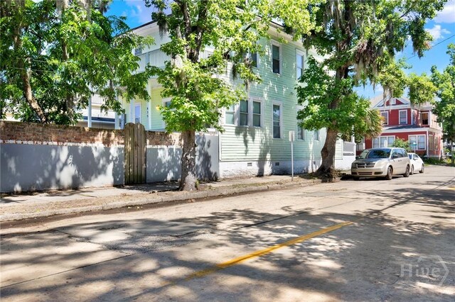 835 E Duffy St, Savannah, GA 31401 - view of front of home featuring crawl space