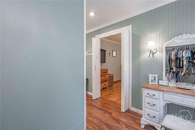 116 Deerfield Dr, Springfield, GA 31329 - bathroom with crown molding, wood finished floors, baseboards, and vanity