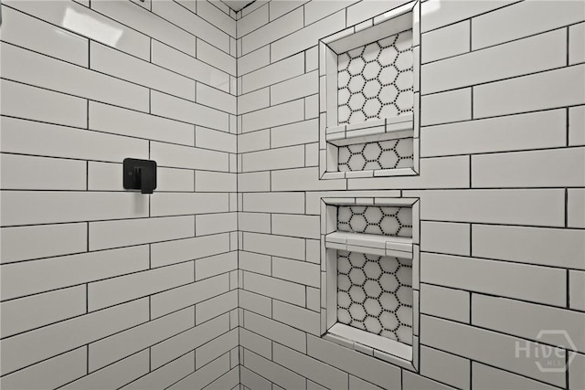 622 Northbrook Rd, Savannah, GA 31419 - bathroom with tiled shower