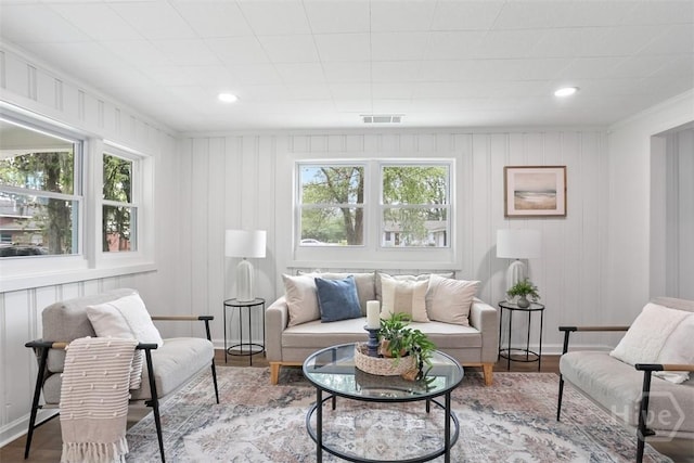 72 Bazemore Ave, Savannah, GA 31408 - living room featuring baseboards, recessed lighting, and wood finished floors
