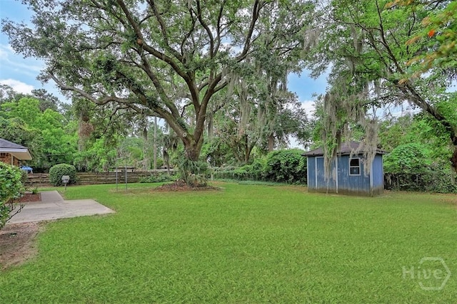 1409 Bellview Dr, Savannah, GA 31406 - view of yard with a patio area