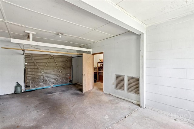 103 Pine Valley Rd, Savannah, GA 31404 - view of garage