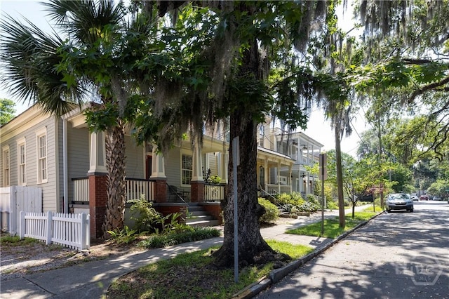 120 Brady St, Savannah, GA 31401 - view of front facade with covered porch