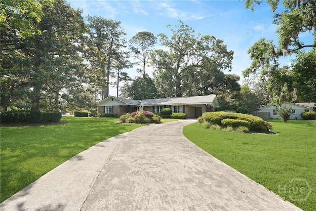 604 Windsor Rd, Savannah, GA 31419 - single story home featuring driveway and a front yard