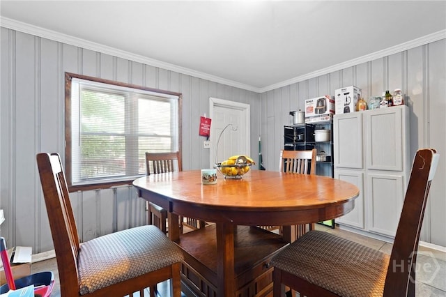 514 W 38th St, Savannah, GA 31415 - dining room featuring crown molding