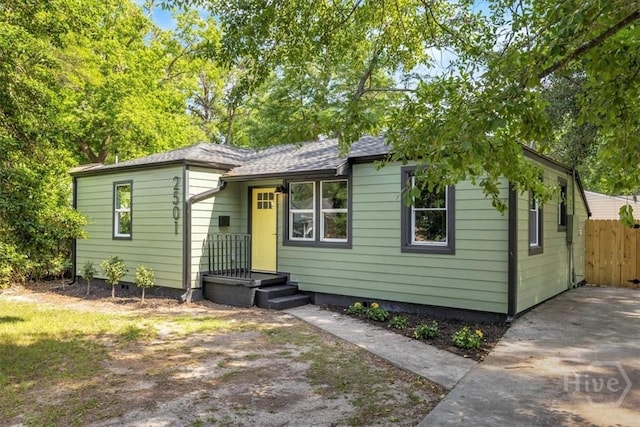 2501 Louisiana Ave, Savannah, GA 31404 - view of front of property featuring roof with shingles