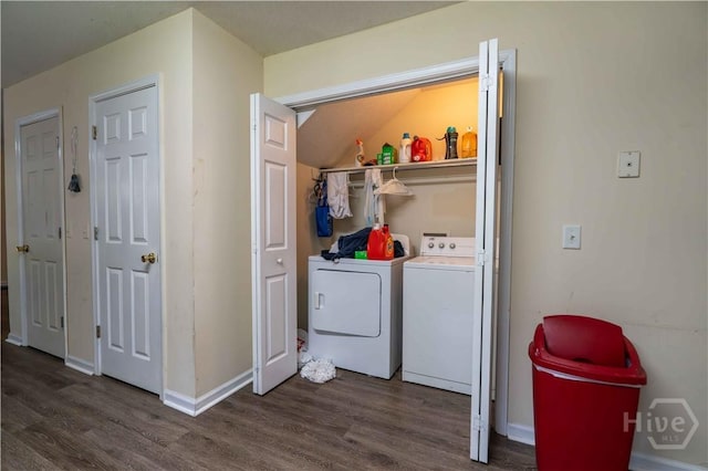 812 King Arthur Dr, Statesboro, GA 30458 - laundry area with washing machine and clothes dryer, wood finished floors, and baseboards