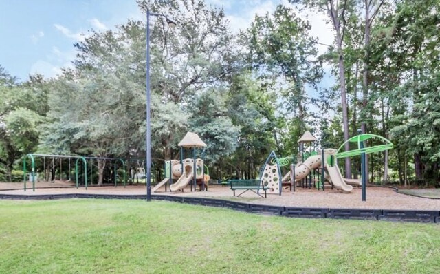 150 Laurenburg Dr, Richmond Hill, GA 31324 - community play area with a yard