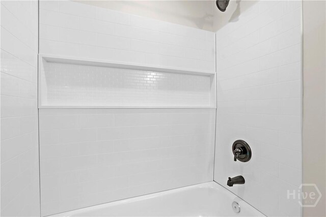 611 E Waldburg St, Savannah, GA 31401 - photo 23