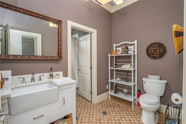 27 Mainsail Xing, Savannah, GA 31411 - full bathroom with vanity, toilet, and baseboards
