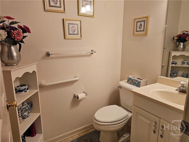 127 Lakeshore Dr, Savannah, GA 31419 - half bath with vanity and toilet