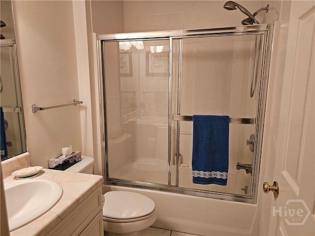 127 Lakeshore Dr, Savannah, GA 31419 - full bathroom featuring vanity, toilet, and bath / shower combo with glass door