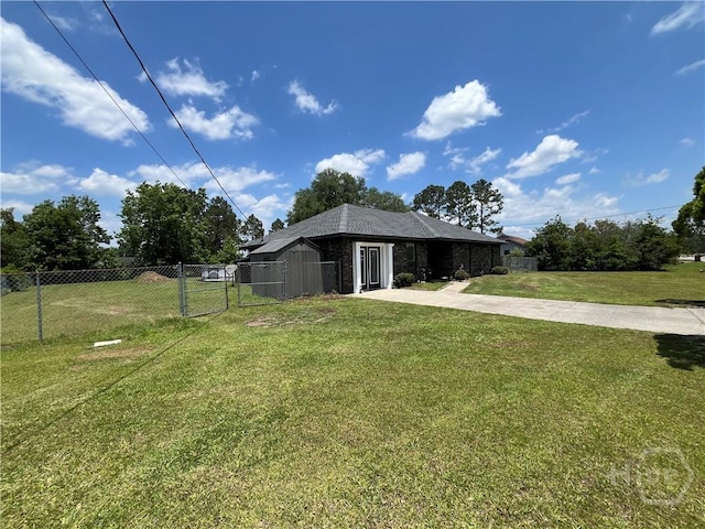 43 Fabian Ln, Hinesville, GA 31313 - view of yard featuring a gate
