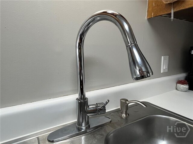 43 Fabian Ln, Hinesville, GA 31313 - detailed view of a sink
