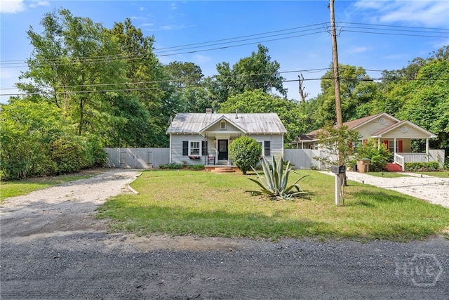 2609 Bismark Ave, Savannah, GA 31406 - bungalow-style house with a porch and driveway