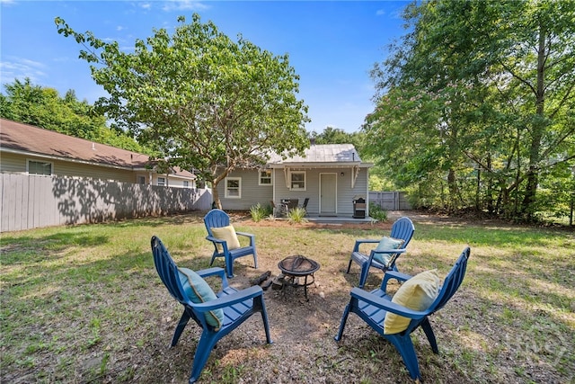 2609 Bismark Ave, Savannah, GA 31406 - view of yard with an outdoor fire pit