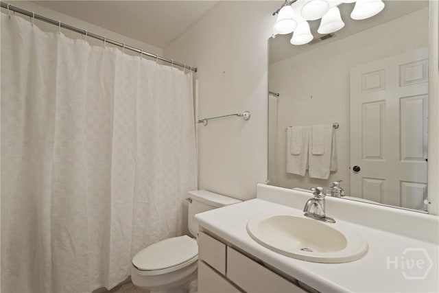 104 Bull River Bluff Dr Unit 104, Savannah, GA 31410 - full bath with toilet, vanity, and a shower with curtain