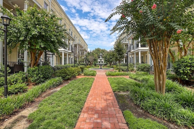 329 W Charlton St, Savannah, GA 31401 - view of surrounding community
