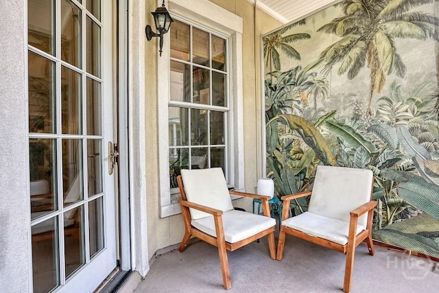 329 W Charlton St, Savannah, GA 31401 - view of covered porch