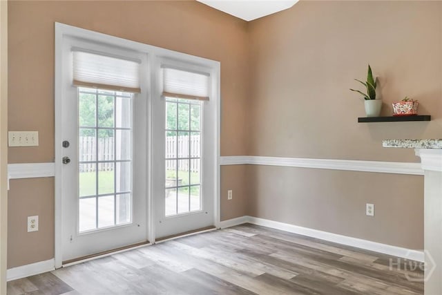 817 Granite Ln, Savannah, GA 31419 - entryway featuring wood finished floors and baseboards