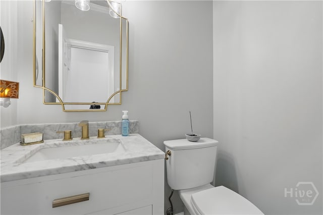 3 Benedictine Retreat Retreat, Savannah, GA 31411 - half bathroom with vanity and toilet