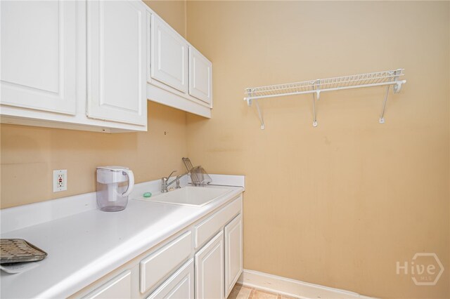 2 Franklin Creek Rd S, Savannah, GA 31411 - washroom featuring a sink