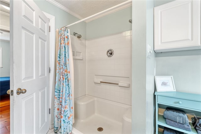 1406 Jones Ave, Tybee Island, GA 31328 - full bath with crown molding, curtained shower, and a textured ceiling