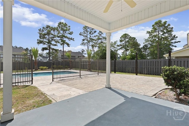 194 Shortleaf Trl, Richmond Hill, GA 31324 - fenced backyard featuring ceiling fan and a patio area