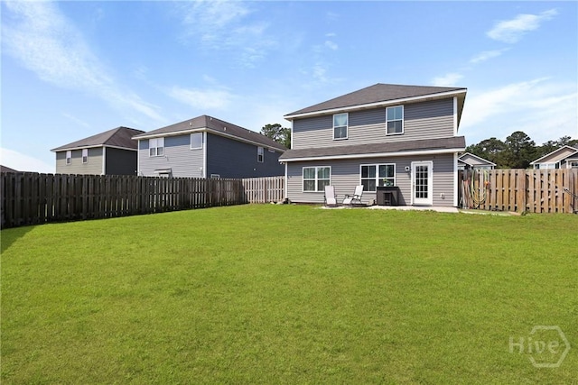 806 Fairview Cir, Hinesville, GA 31313 - rear view of house with a patio area