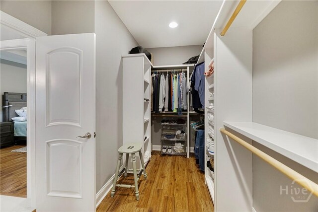 907 Cheryl St, Savannah, GA 31410 - walk in closet featuring light wood-style floors