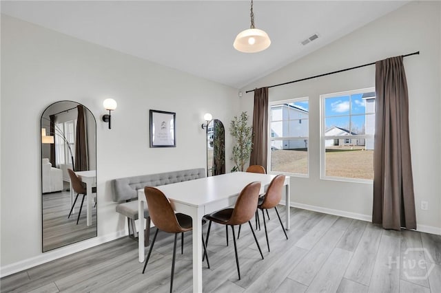 22 Stetson Dr, Savannah, GA 31419 - dining area featuring vaulted ceiling, light wood finished floors, and baseboards