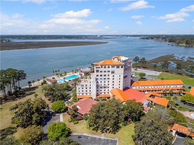 700 Wilmington Island Rd Unit 305, Savannah, GA 31410 - drone / aerial view of a large body of water and apartment complex