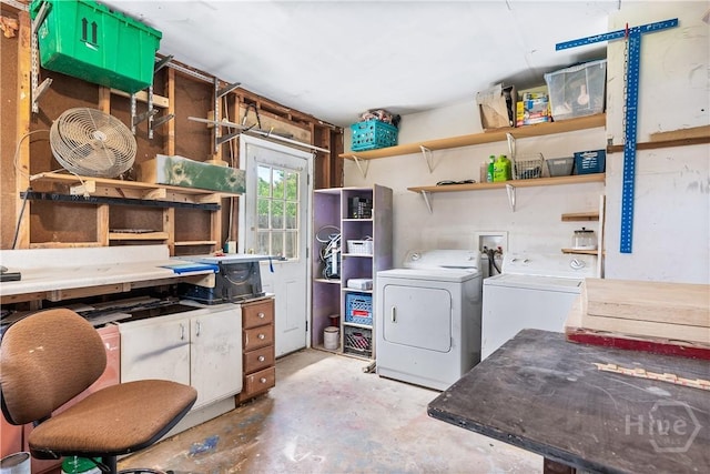 103 Mapmaker Cv, Savannah, GA 31410 - laundry room featuring separate washer and dryer and a workshop area